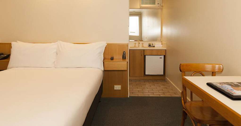 อีชูก้านาร์ยโบโฮเต็ล Motel เอชูกา ภายนอก รูปภาพ